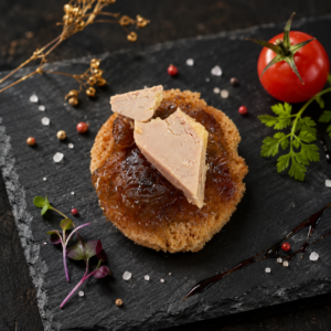 canapé de foie gras sur son chutney