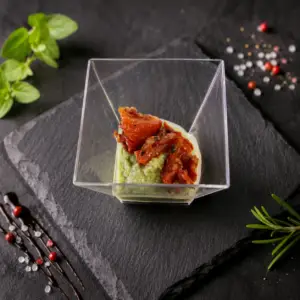 Verrine guacamole et tomates confites
